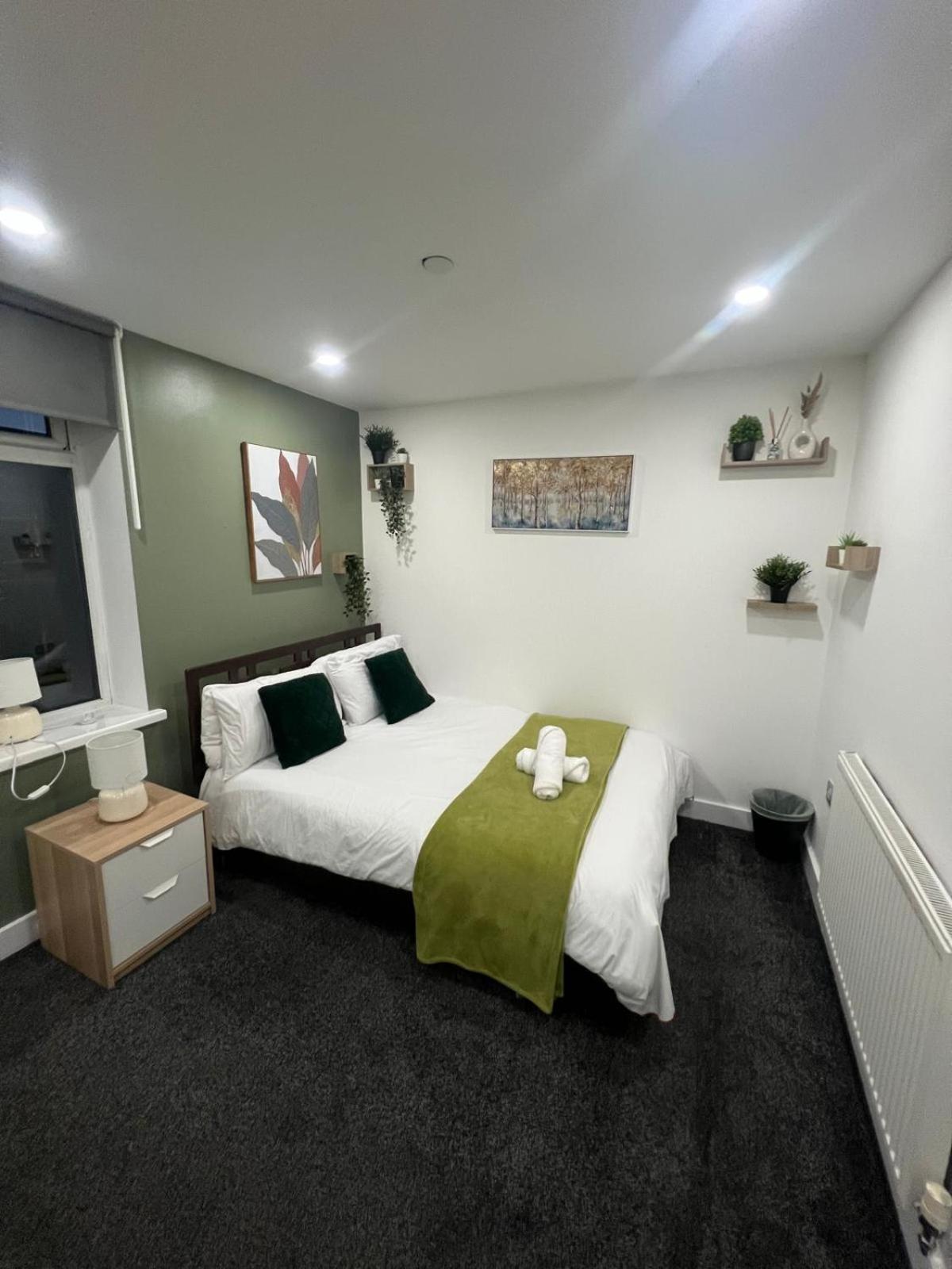 Centre Location! For Business And Leisure! 5/6 Guests *