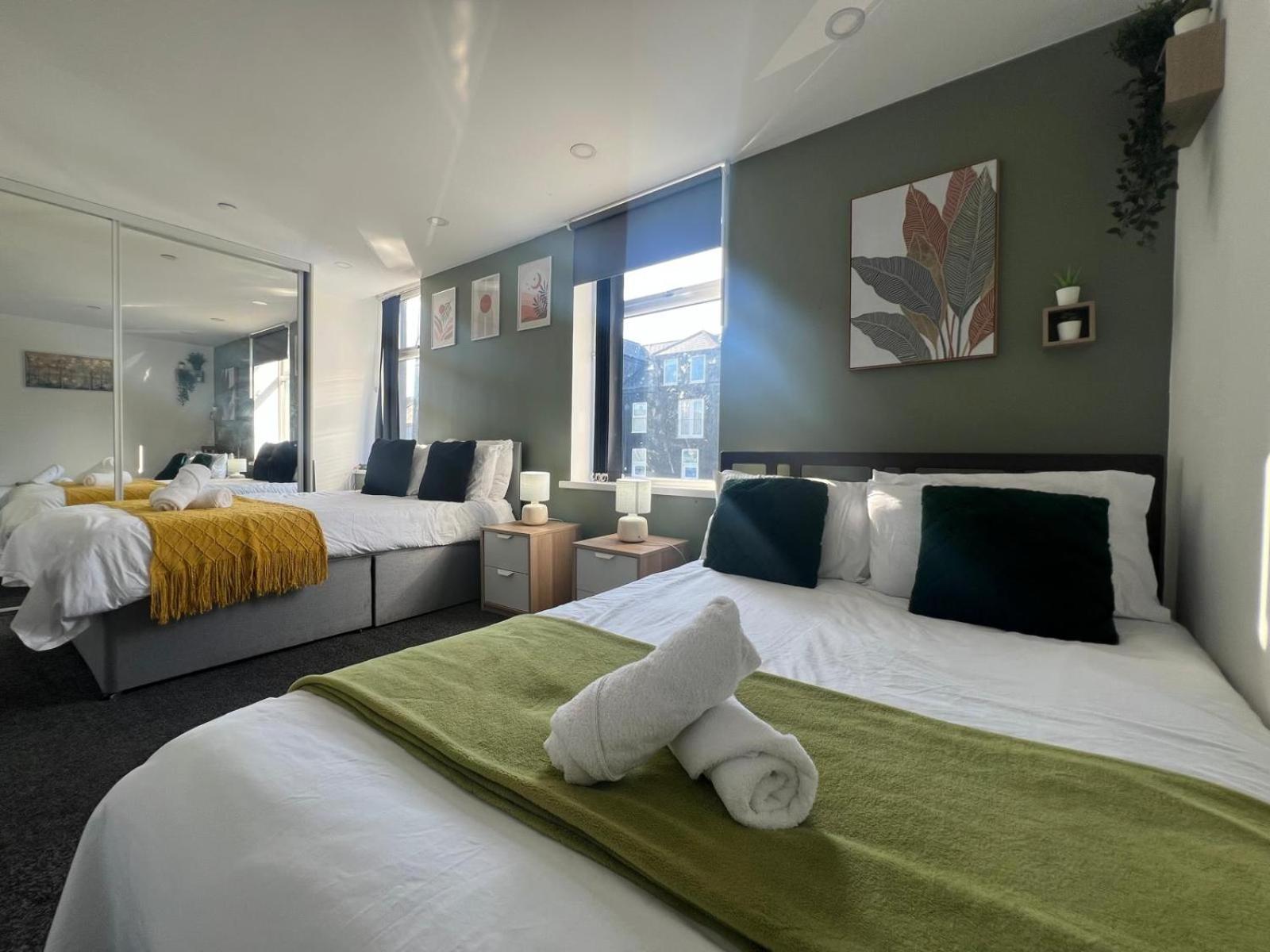 Apartment Centre Location! For Business And Leisure! 5/6 Guests Cardiff