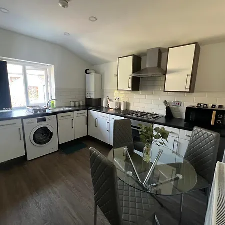 City Centre Location! For Business And Leisure! 5/6 Guests Cardiff Exterior photo
