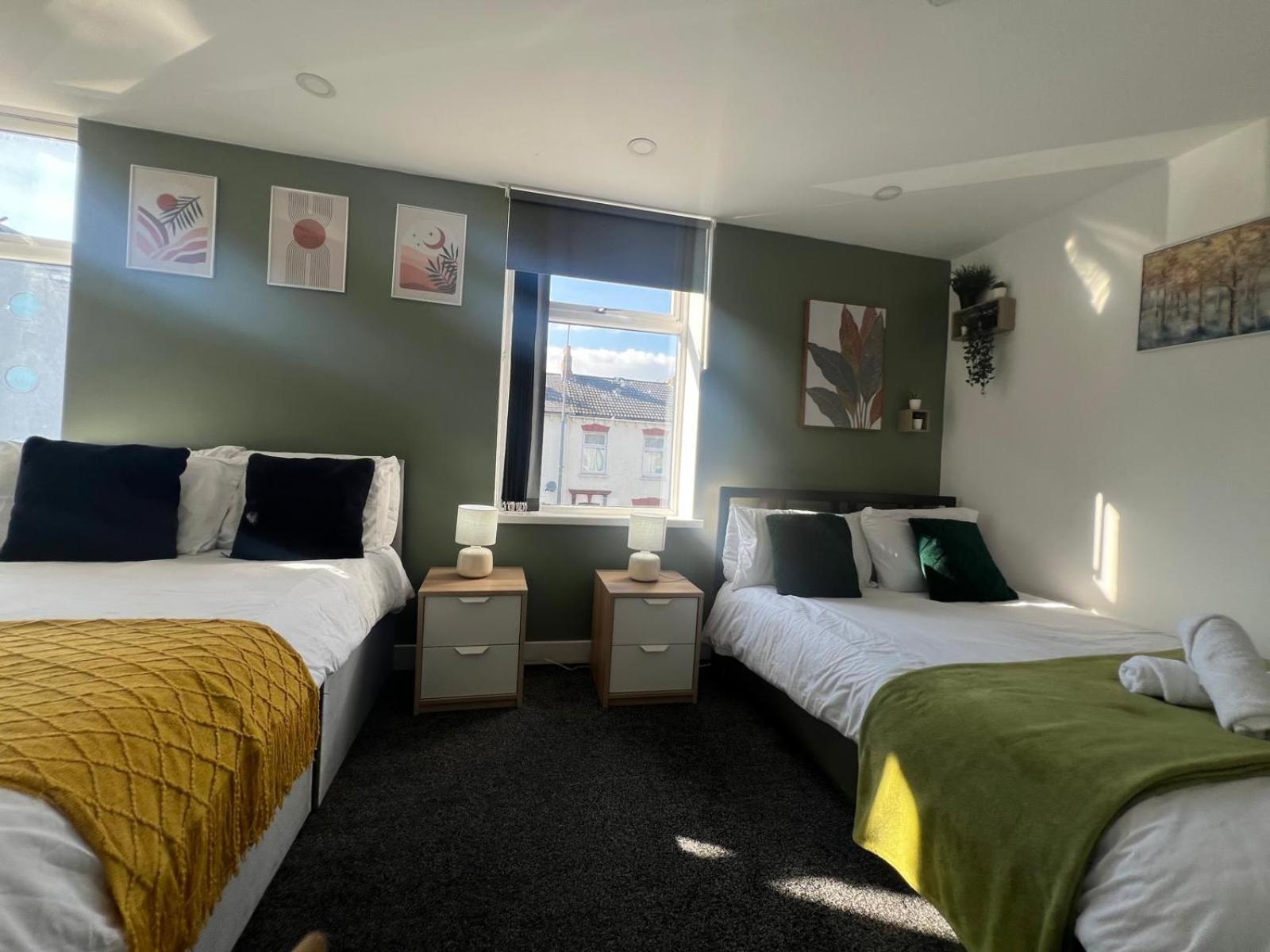 Centre Location! For Business And Leisure! 5/6 Guests Apartment *
